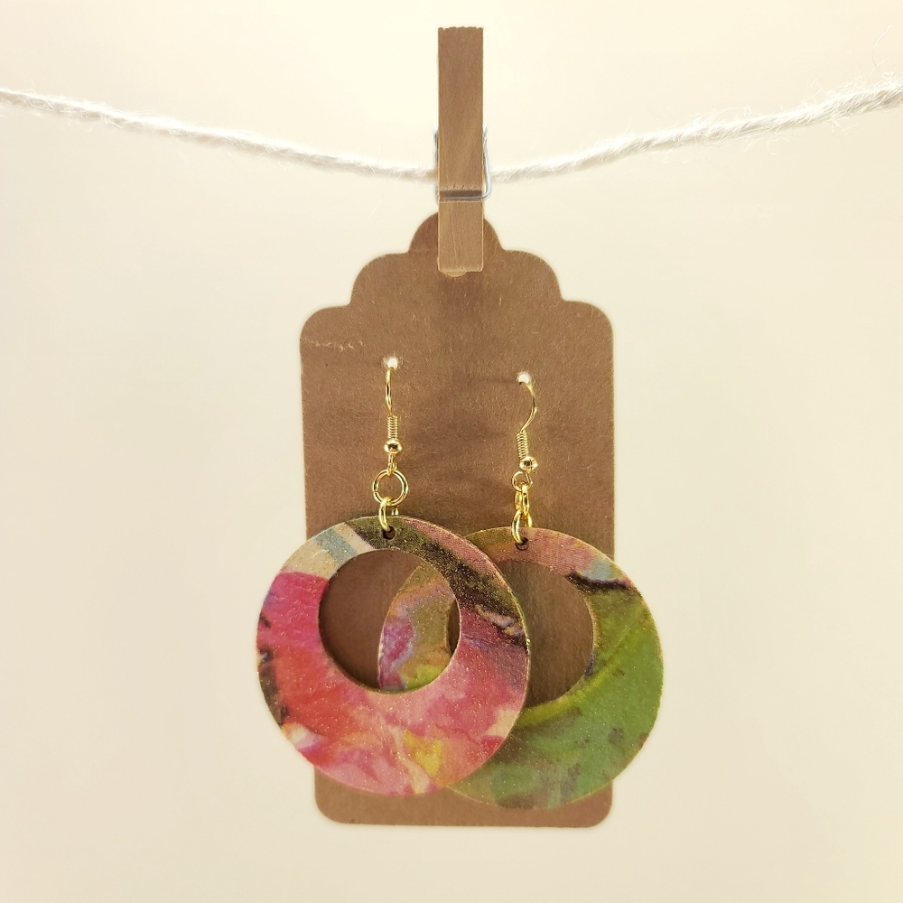 Women's dangle earrings